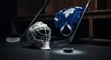 Maple Leafs goaltender Stolarz hospitalized after puck strikes throat during pre-game warmups